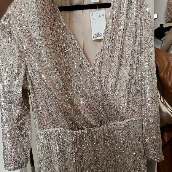 Sequins dress with skort NWT - Picture 3 of 3